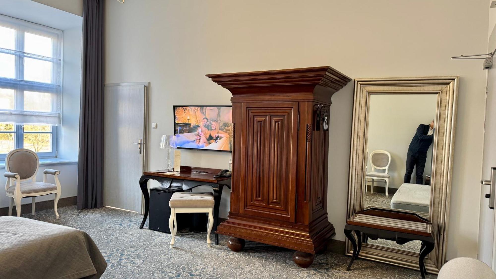 Hotel Krasicki Lidzbark Warmiński Exteriör bild