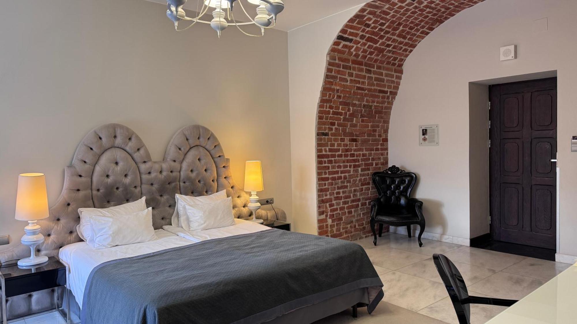 Hotel Krasicki Lidzbark Warmiński Exteriör bild
