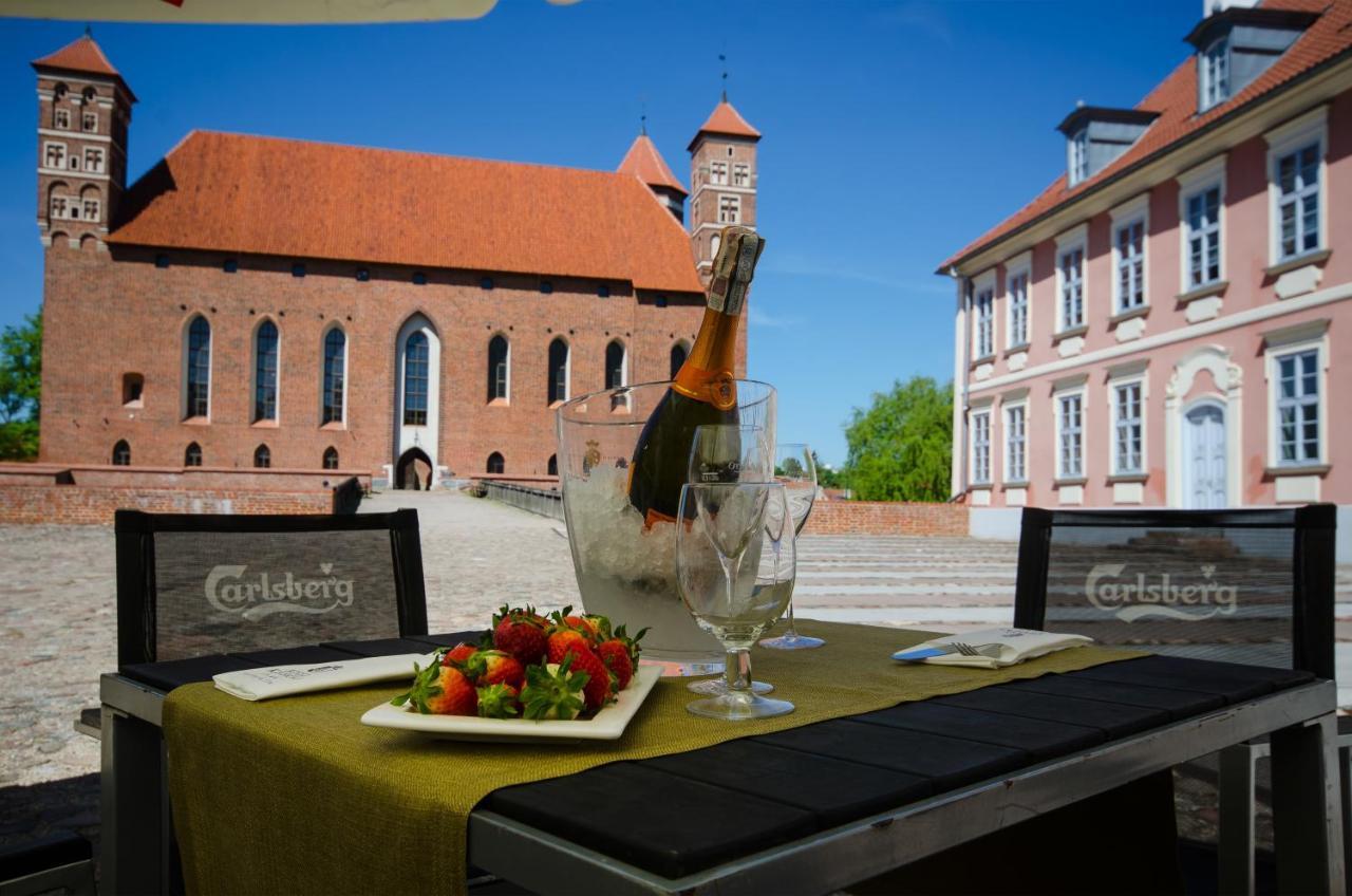 Hotel Krasicki Lidzbark Warmiński Exteriör bild