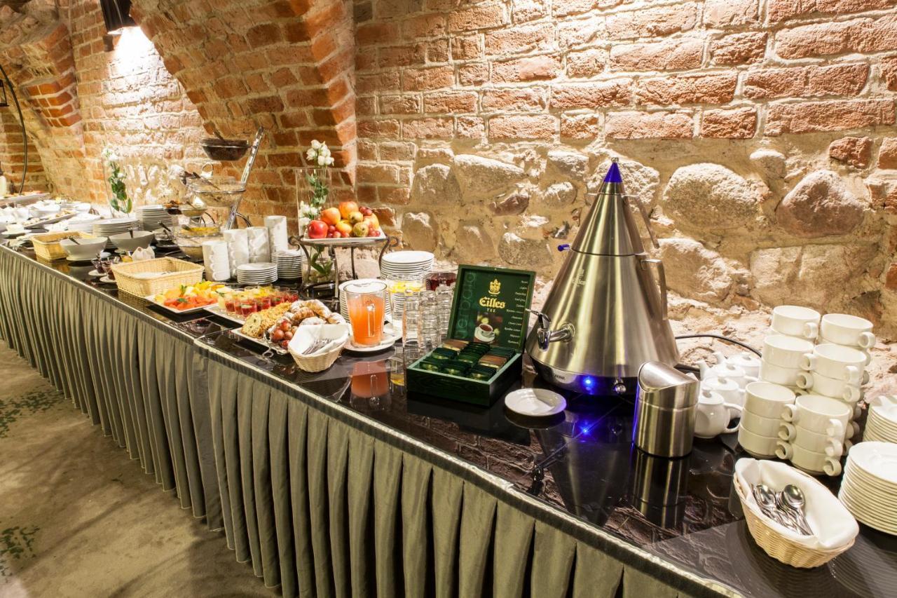 Hotel Krasicki Lidzbark Warmiński Exteriör bild